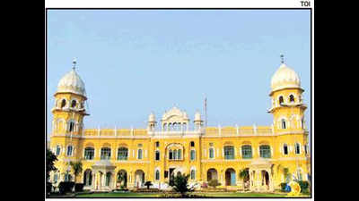 Guru Nanak birth anniversary: Pakistan Punjab governor offers 10,000 visas