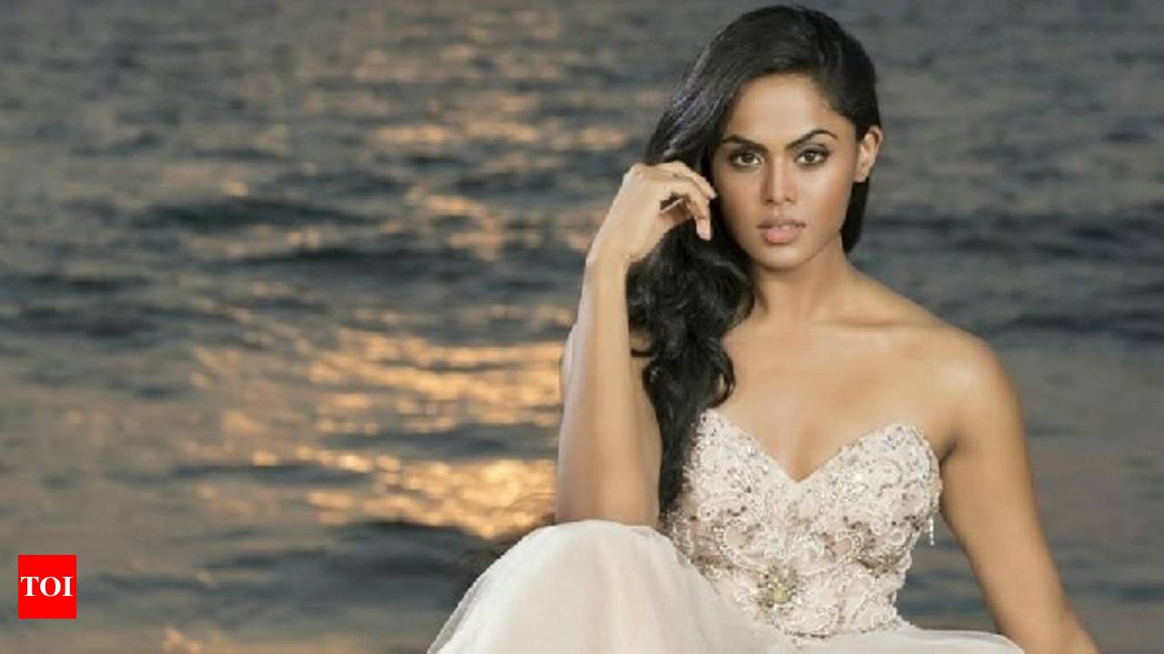 Karthika Nair celebrates her 27th birthday