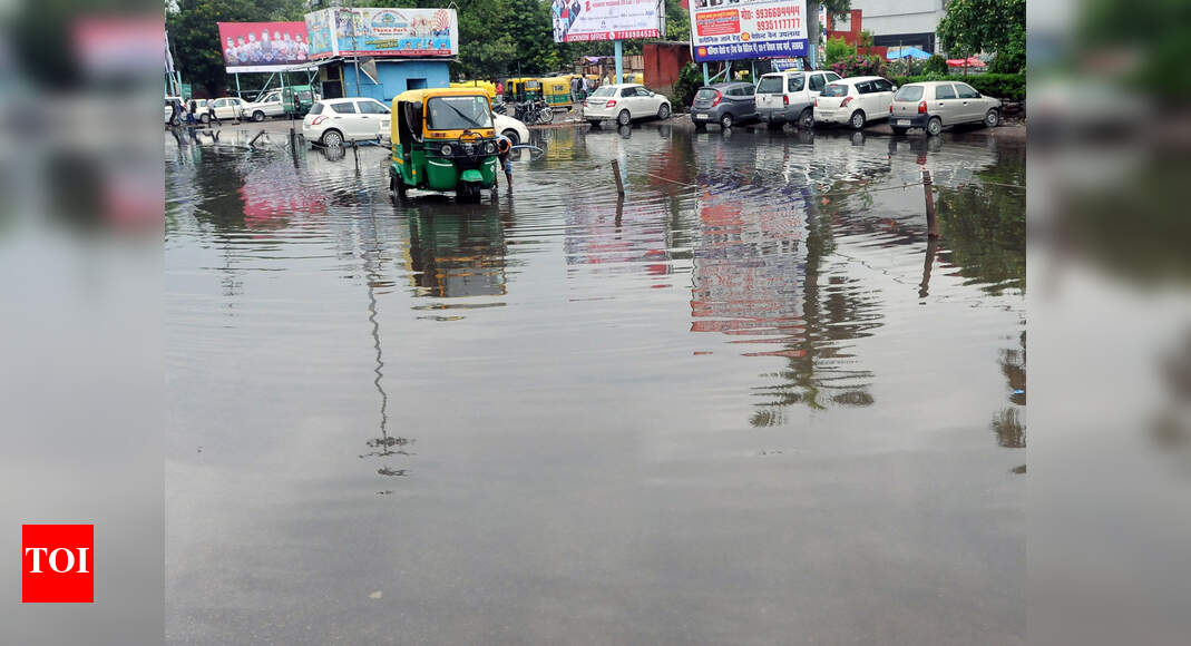 Lucknow: Rains on doorstep, but choked drains to trigger waterlogging ...