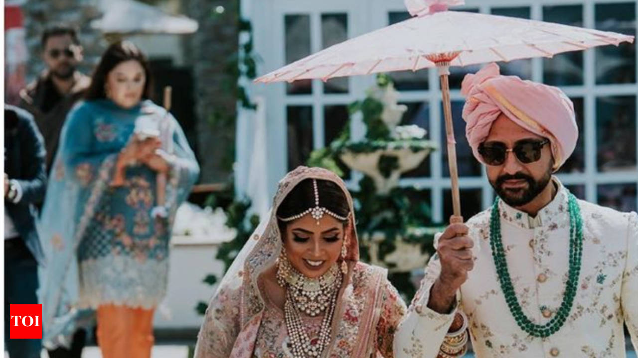 Anushka Sharma Wedding Lehenga By Sabyasachi Mukherjee Can Now Be Yours