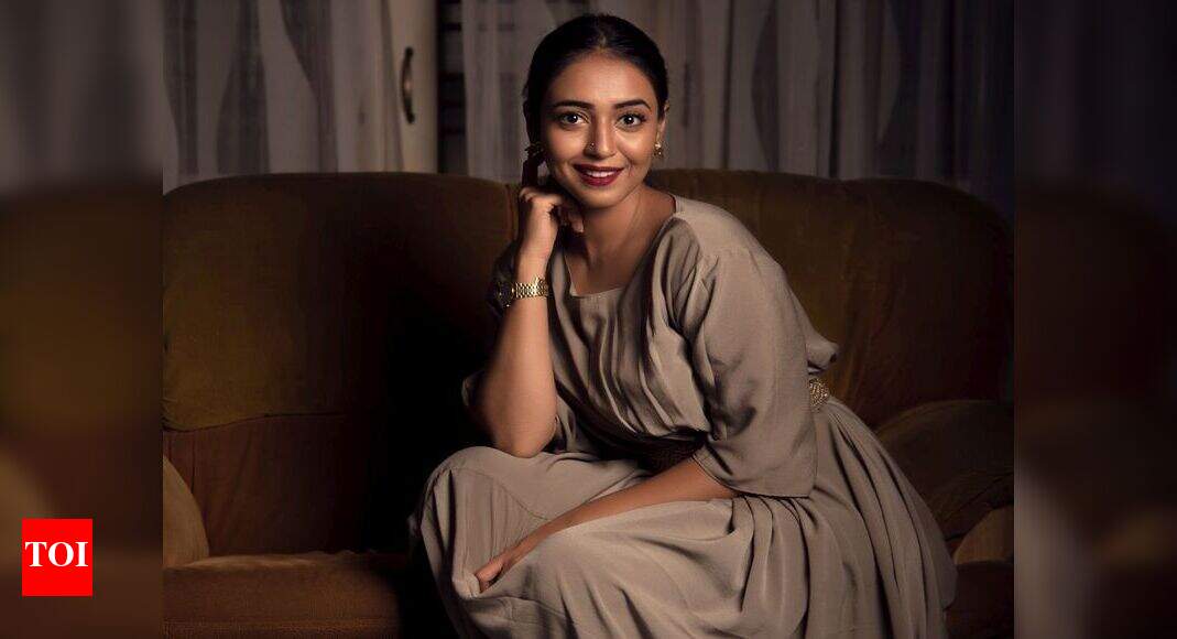 Bride-to-be Hitha plays a bride onscreen too | Kannada Movie News - The ...