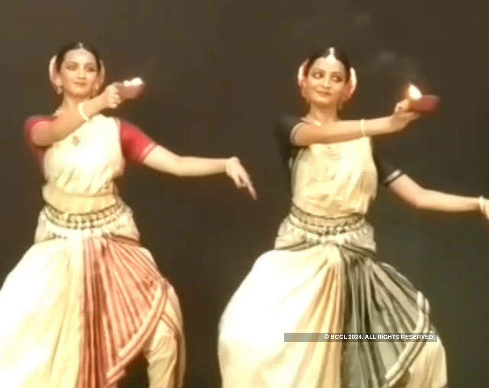
Phagre sisters perform odissi on Shanti

