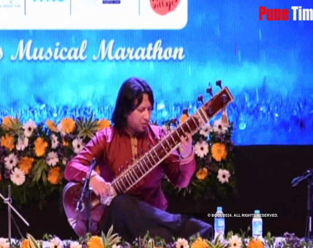 
Shakir Khan performing at Swar malhar
