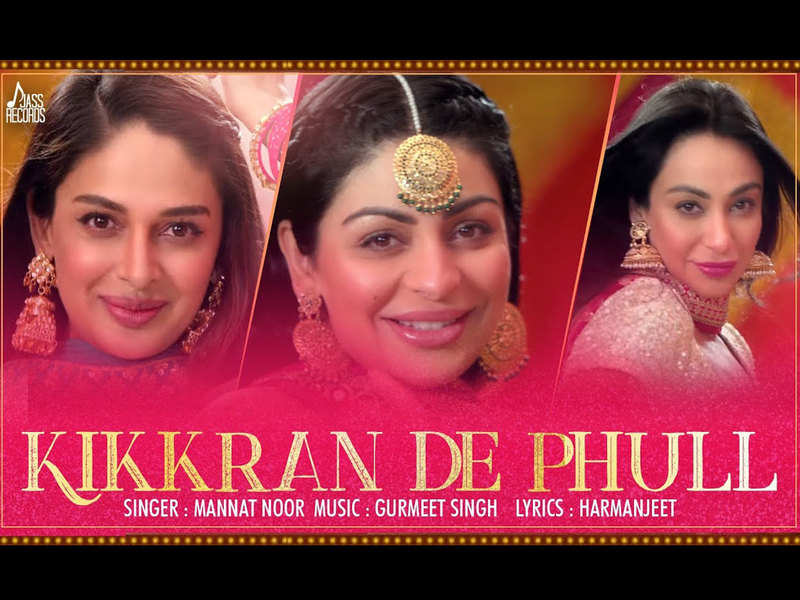 Kikkaran De Phull Bajwa Sisters Steal The Show With Their Latest Song In Munda Hi Chahida Punjabi Movie News Times Of India Neeru bajwa with her sisters. kikkaran de phull bajwa sisters steal