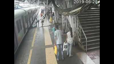 Mumbai: Man falls off moving train at Bhayander station, rescued by ...