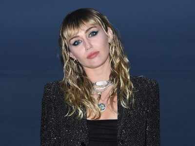 Miley Cyrus’ wardrobe malfunction video goes viral | English Movie News