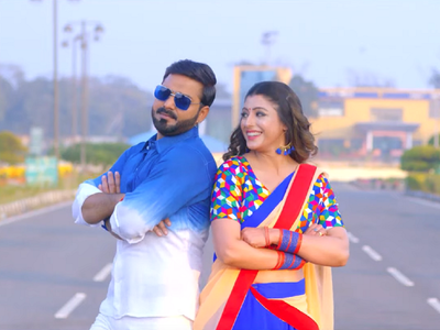 'Crack Fighter': Pawan Singh and Sanchita Banerjee release the new romantic song 'Tohra Galiya Ke Dimpal'