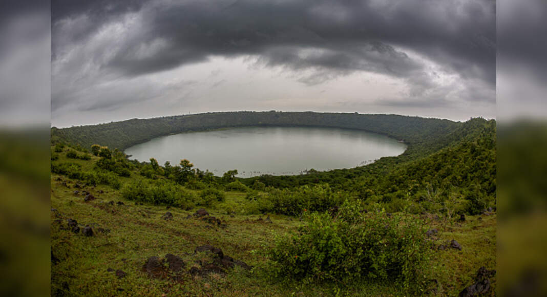 facts-about-lonar-crater-lake-that-can-make-you-go-omg-maharashtra