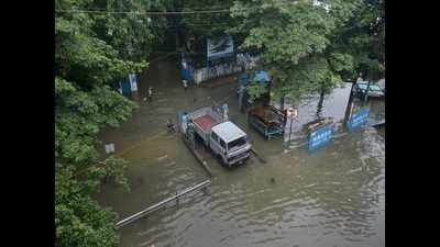 Two drown as car gets stuck in flooded Mumbai subway