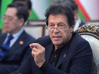 Pay back 'looted' money and leave Pakistan: PM Imran Khan to Zardari, Sharif