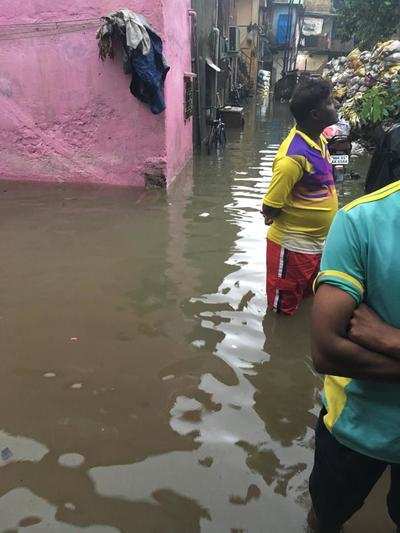 WATER LOGGING IN DHARAVI KOLIWADA - Times of India