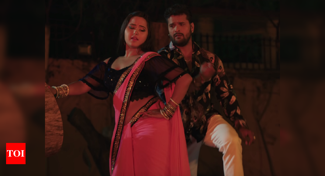 Coolie No Khesari Lal Yadav And Kajal Raghwani S Romantic Song A