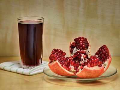 Have a glass of pomegranate juice every day to can keep UTI at bay