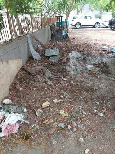 Garbage unlimited in Narmada Aptt