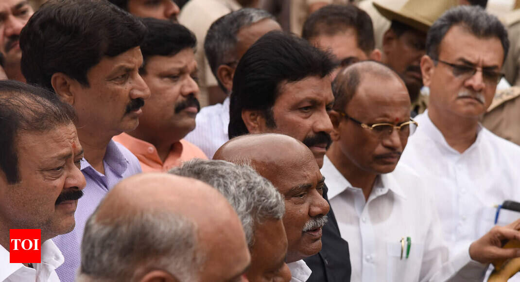Cong-JD(S) in huddle as Karnataka crisis deepens