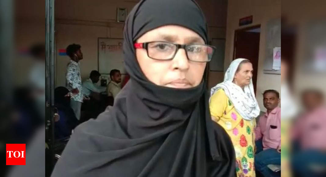 Muslim woman abused by her landlady for joining BJP | Agra News - Times ...