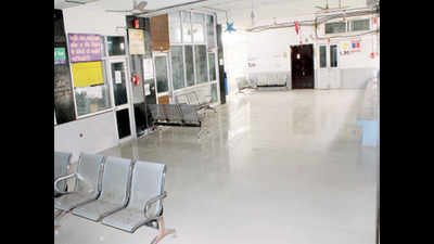Delhi: At Hindu Rao Hospital, no gloves, soap for doctors