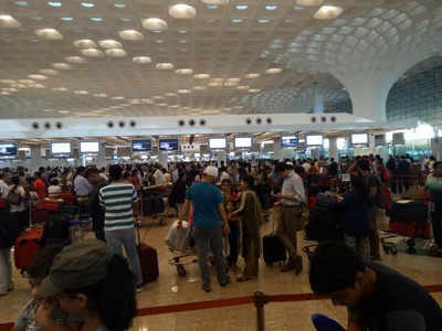 Mumbai airport operations briefly suspended due to heavy rain