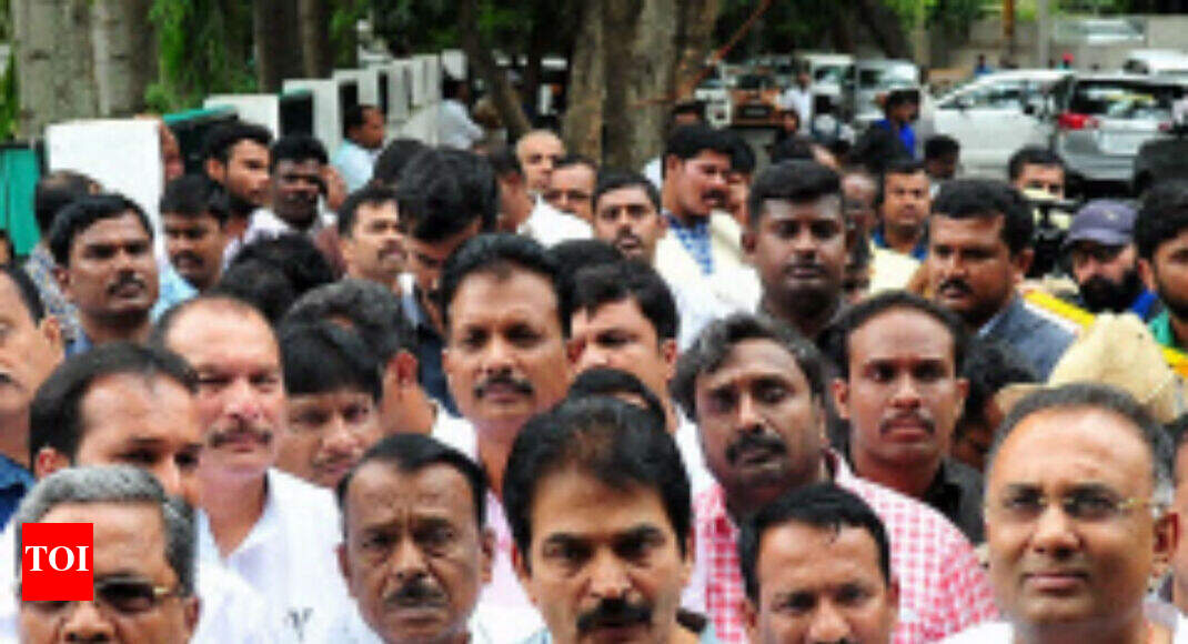 All Congress, JD(S) ministers in Karnataka resign