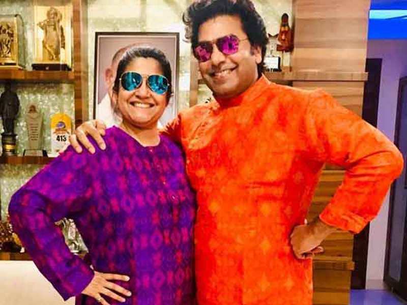 When Renuka Shahane and Ashutosh Rana went twinning in lungis | Hindi Movie News - Times of India