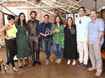 Mandira Bedi, Simran Kodesia, Jim Sarbh, Ravi Vazirani, Pooja Dhingra, Sharmila Govande, Varun Raina and Chaitanya Govande 