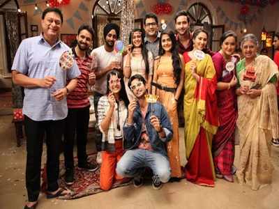 Ishaaron Ishaaron Mein Cast Has A Whale Of A Time In Delhi - Times Of India