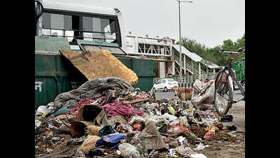 Noida will take 2 months to clear roadside trash