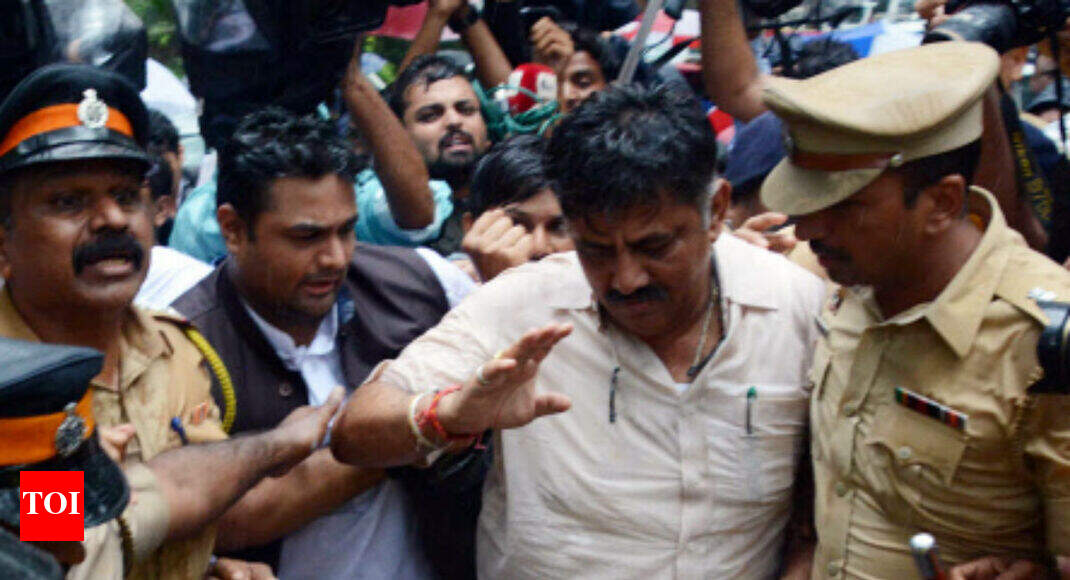 Karnataka crisis deepens, 2 more Cong MLAs quit
