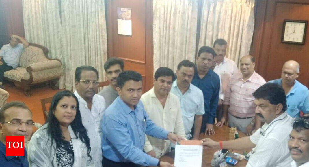 Cong splits in Goa, 10 of 15 MLAs may join BJP