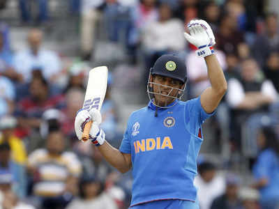 India vs New Zealand, Cricket World Cup: It was a tactical blunder to send Dhoni at number seven, say former greats