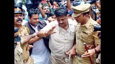 Mumbai: DK Shivakumar bundled into van, detained in rest house, taken to airport