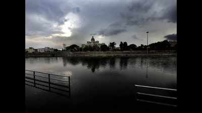 Lucknow waterlogged, rain to continue