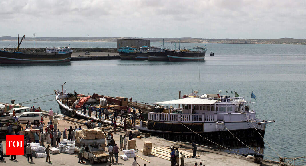 Somalia extremist attack in port city of Kismayo kills 10