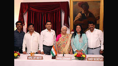 Goa: 3 Congress defectors included in cabinet