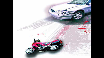 Speeding bikers ram parked MUV on Agra Expressway, both die