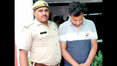 Ghaziabad: Snubbed by lover, he donned a khaki uniform and took to crime