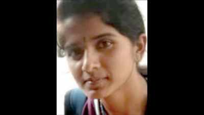 Karnataka: 20-year-old Kolar girl dies shooting TikTok video