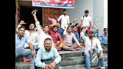 Students protest as Patna Law College affiliation ends