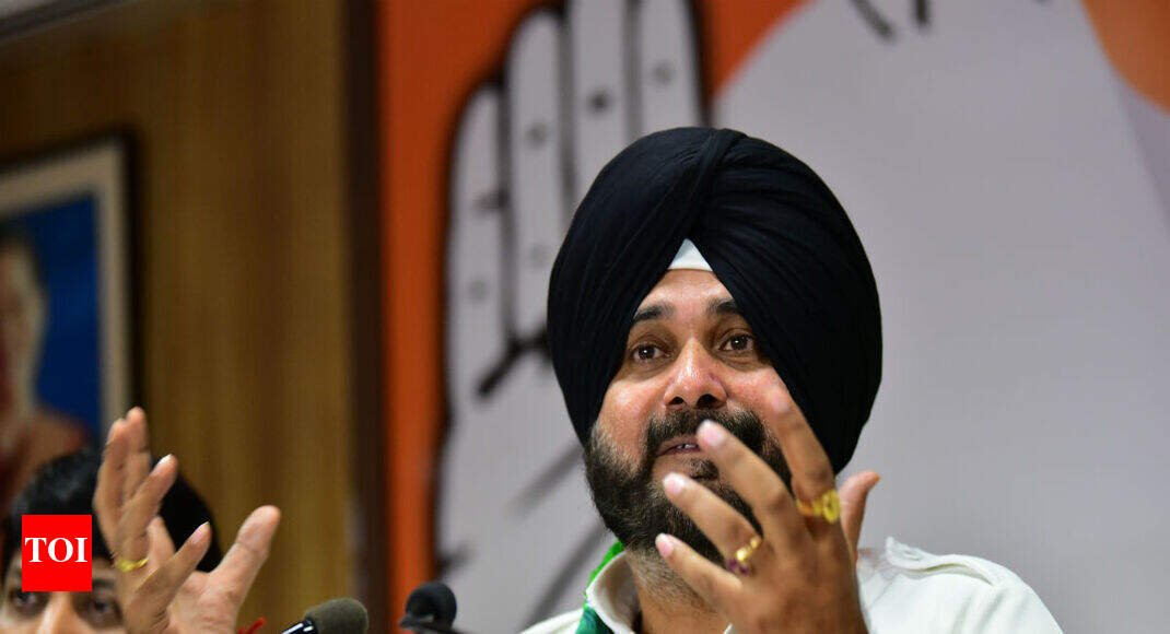 Sidhu tweets resignation letter he wrote to Rahul