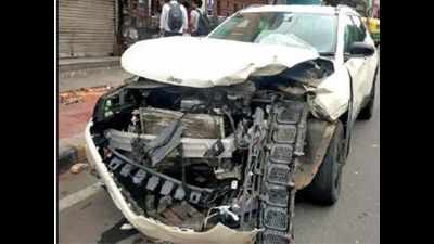 Bengaluru: Woman driving Jeep flees after ramming cab; two hurt