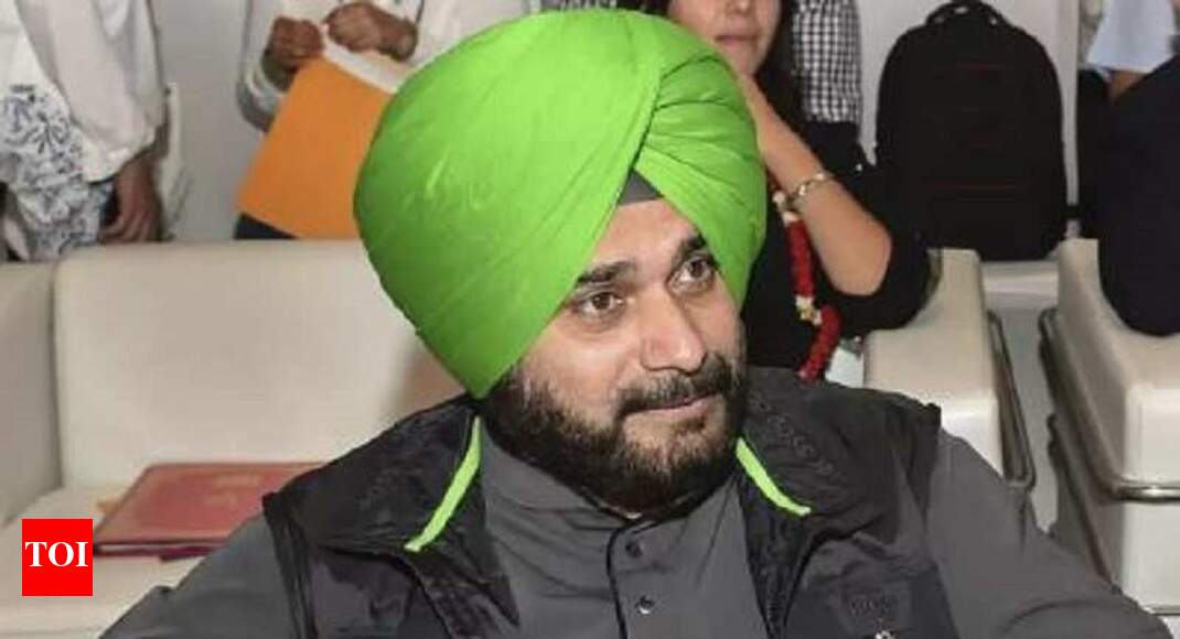 Sidhu makes resignation letter public