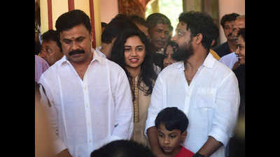 Star-studded pooja for Anoop’s debut