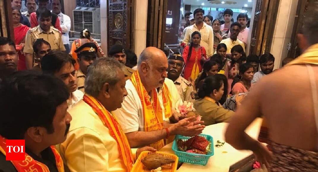 Karnataka MLAs in Mumbai may skip trust vote