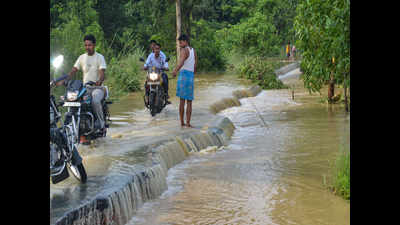 More areas inundated in Muzaffarpur, Champaran, 10 die in Sitamarhi