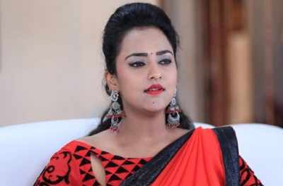 Agnisakshi written update, July 15, 2019: Chandrika fetches a master-plan to destroy Anjali's life