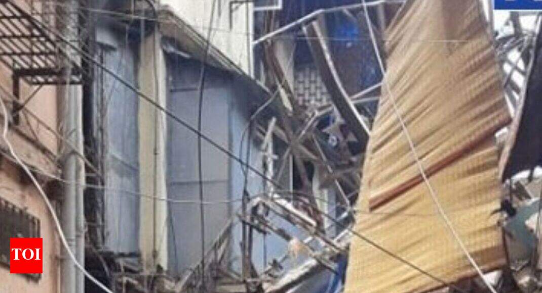 Building collapses in Mum, over 40 feared trapped