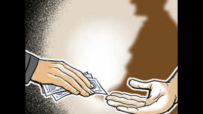Sr medical officer caught accepting bribe of Rs 10,000