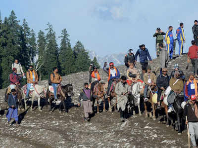 15th batch of 3,967 pilgrims leave Jammu for Amarnath Yatra
