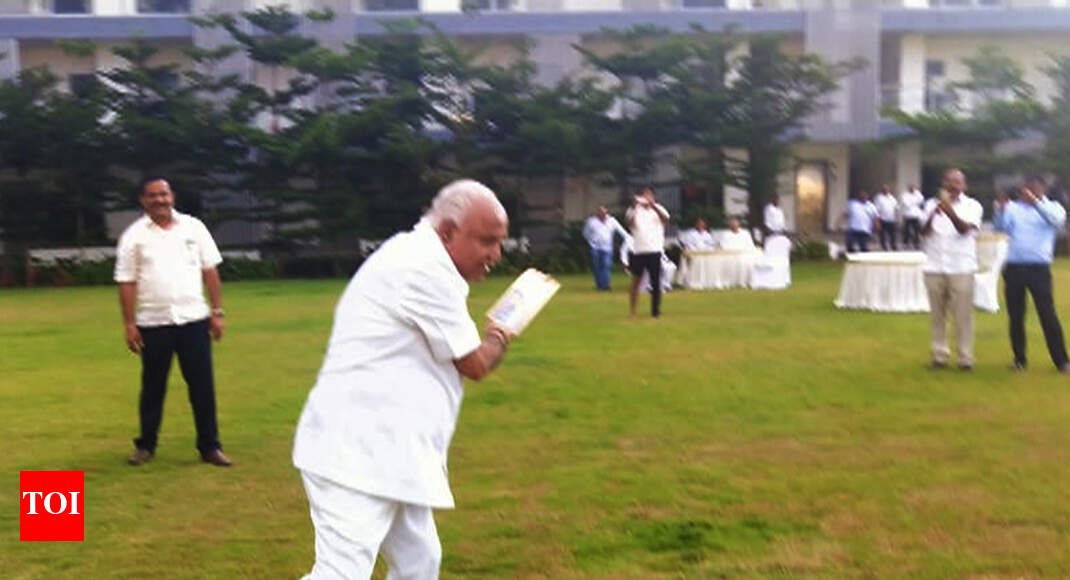 BSY plays cricket with BJP MLAs as ruling coalition gasps for survival