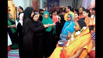 Muslim women celebrate Guru Purnima in Varanasi
